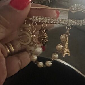 Elegant Gold Charm Bracelet with Eiffel Tower and Pearl Accents